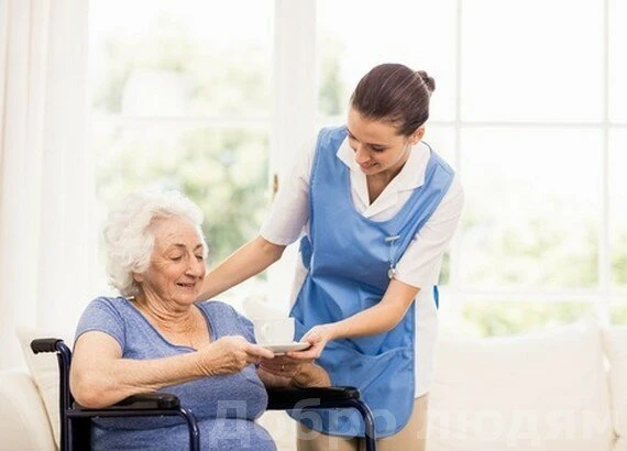 Сиделка в Украине 2026: обучение, документы, нюансы