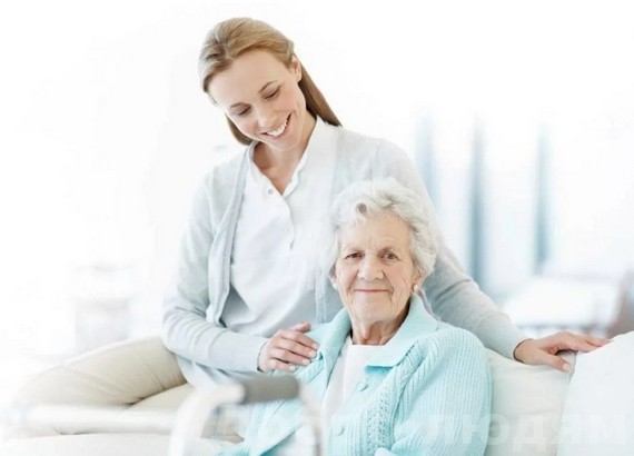 Сиделка для пожилых после инсульта